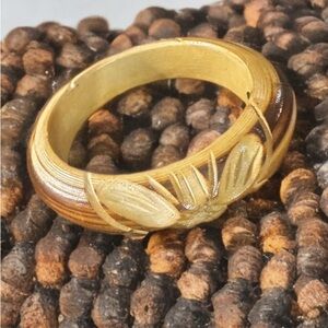 carved wooded bracelet size 8